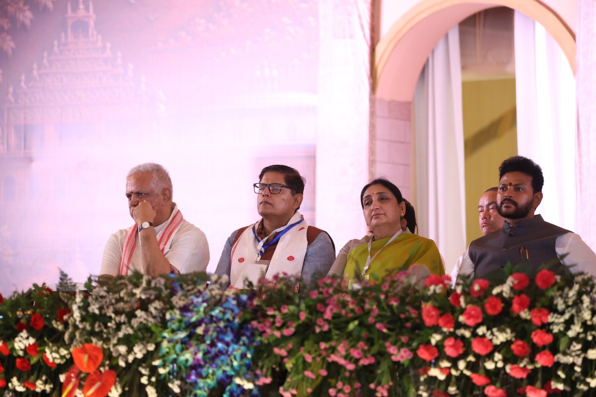 SunetraA_Pawar's tweet photo. आसामचे नवनिर्वाचित मुख्यमंत्री मा. श्री. हिमंत बिस्वा सरमा यांचा शपथविधी सोहळा उत्साहपूर्ण वातावरणात संपन्न झाला. या विशेष सोहळ्यास उपस्थित राहून मा. श्री. हिमंत बिस्वा सरमा यांना पुढील यशस्वी वाटचालीसाठी मनःपूर्वक शुभेच्छा दिल्या. जनतेच्या विश्वासाला न्याय देत आसाम राज्य प्रगतीच्या नव्या उंचीवर जावो, हीच सदिच्छा!

यावेळी केंद्रीय गृहमंत्री आदरणीय अमित शाह जी, महाराष्ट्राचे मुख्यमंत्री मा. श्री.देवेंद्रजी फडणवीस,आंध्रप्रदेशचे मुख्यमंत्री श्री.एन.चंद्राबाबू नायडू जी, राष्ट्रवादी काँग्रेसचे  नेते खासदार श्री. प्रफुल्ल पटेल जी, खासदार श्री. सुनील तटकरे जी तसेच खासदार श्री.पार्थ पवार हे उपस्थित होते.
_______

Honoured to attend the swearing-in ceremony of Shri Himanta Biswa Sarma ji as Chief Minister of Assam for a second consecutive term - a powerful endorsement of his transformative leadership. 

Heartfelt congratulations on this historic mandate and warmest wishes for continued success in steering Assam towards new heights of development, peace and progress.

With Hon’ble Prime Minister Shri Narendra Modi ji and Union Home Minister Shri Amit Shah ji gracing the ceremony, it was a privilege to share the day with Hon’ble Chief Minister of Andhra Pradesh Shri N. Chandrababu Naidu ji, Hon’ble Chief Minister of Maharashtra Shri Devendra Fadnavis ji, senior NCP leader and Member of Parliament Shri Praful Patel ji, Member of Parliament Shri Sunil Tatkare ji and Shri Parth Pawar ji.

A truly memorable day reflecting the collective strength and shared vision of the NDA family.

#oathceremony #Assam
@himantabiswa