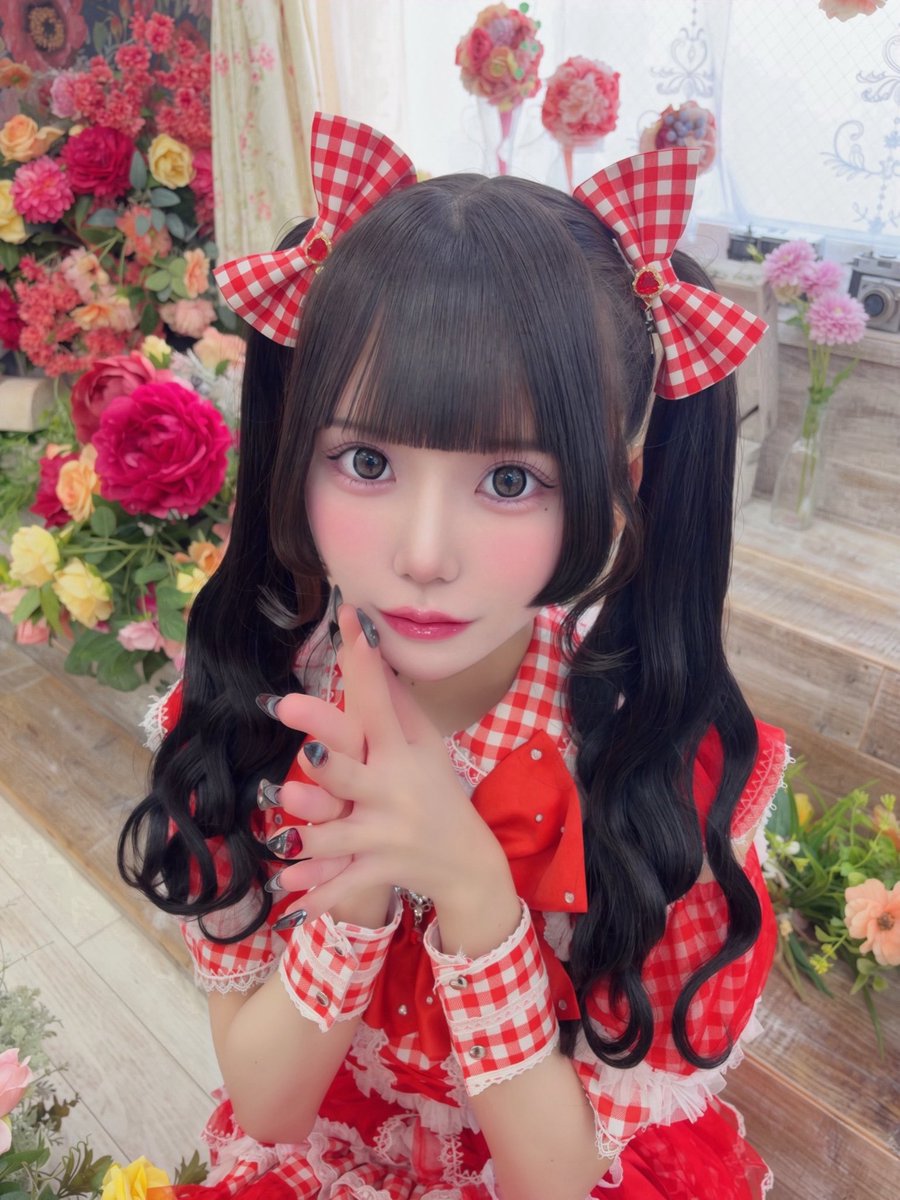 inori_SKKH's tweet photo. サクヤコノハナ 新メンバー赤色担当になりました！
〝神楽（かぐら）いのり〟と申します🐈‍⬛🥀

はじめてのアイドル❕とっても緊張だけど、それ以上にとってもとってもわくわくしています！ステージで会えるのがたのしみです^ᴗ ̫ ᴗ^🐾一生懸命がんばるので、これから応援よろしくお願いします！ https://t.co/1NlgqtRrwk