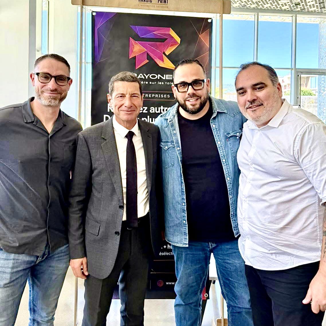 LyleooSolution's tweet photo. 1/
#Lyleoo était aujourd’hui aux côtés de Cedric Barbiero et de Maxime Balouzat au salon #FindAJob à #Cannes !
Nous sommes heureux d’être partenaire de #RAYONEO, une société qui accompagne des personnes dont le parcours d’emploi a été freiné, invisibilisé ou interrompu. https://t.co/59F4ixrh5p
