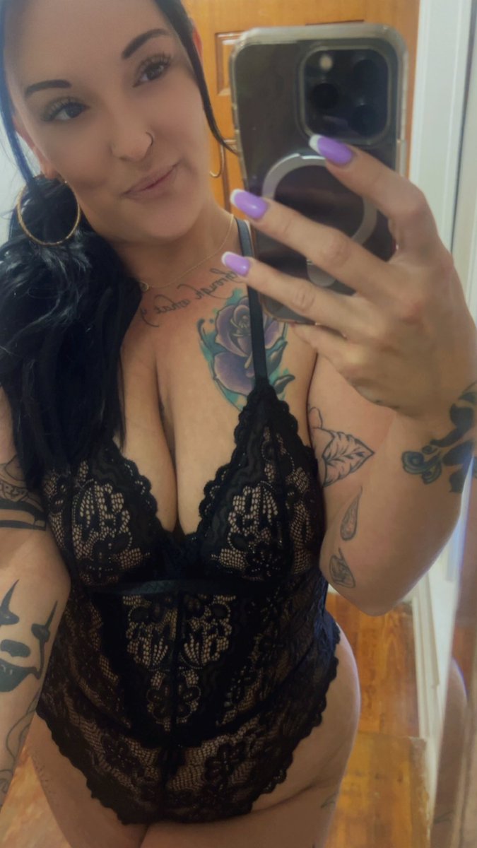 shhhhbaby25's tweet photo. Hellllo Tata Tuesday (.)(.) https://t.co/MO9HEDtwyi