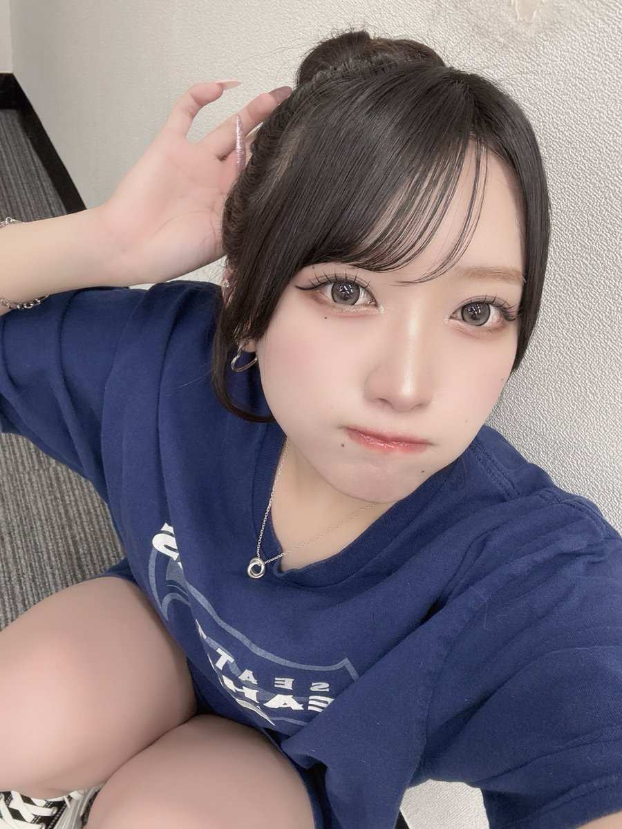 ME_Naho115's tweet photo. 💙🤍 https://t.co/Zhxto0Ze7O