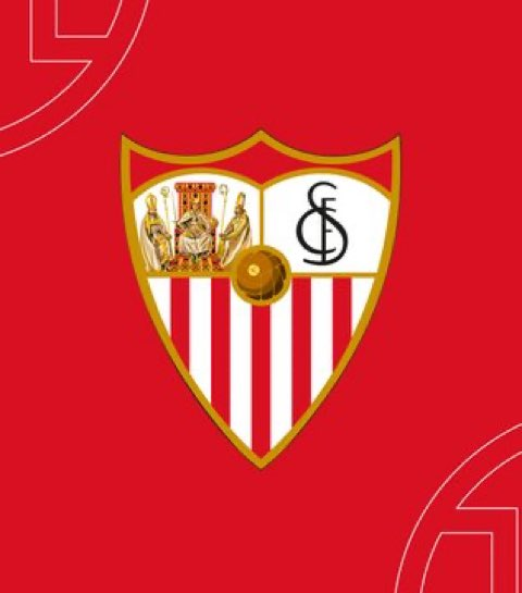 postunited's tweet photo. 🚨 ¡HAY ACUERDO ENTRE SERGIO RAMOS Y EL SEVILLA!

💰🔴⚪️ El camero y Five Eleven Capital han acordado con los principales accionistas del club pagar 450 millones de euros

ℹ️ Diario AS https://t.co/6ksTqqzJVj