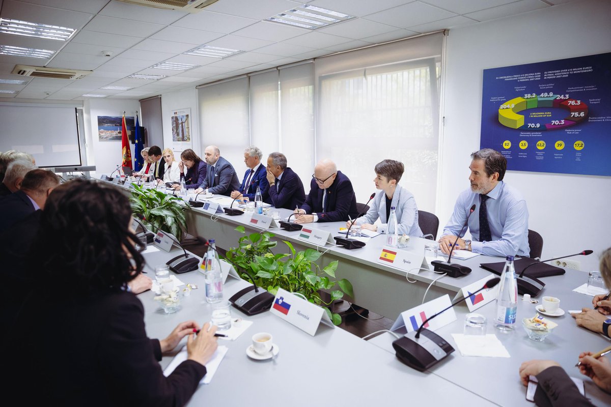 josattler's tweet photo. Substantial discussion today with 🇪🇺 ambassadors &amp; Minister of Justice @bojanbozovic_. Sustained results in rule of law area are key to success of 🇲🇪's EU path. Crucial to swiftly adopt constitutional amendments &amp; finish key judicial appointments. @PravdaCG https://t.co/7ZWZ6TyCDy