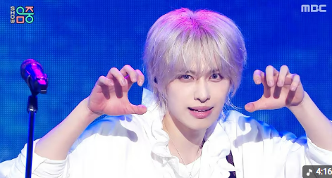 poniiing's tweet photo. 가온하세요 https://t.co/XA9gCbALMs