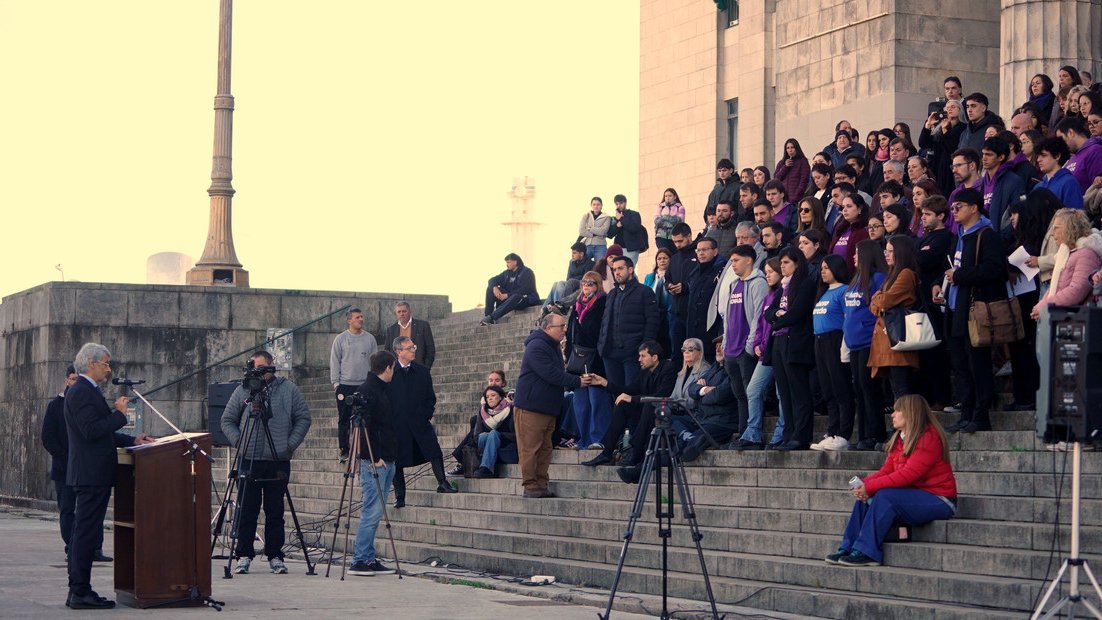 ANTES DE LA MARCHA UNIVERSITARIA, EL GOBIERNO VOLVIÓ A RECORTAR FONDOS Y DESCONOCIÓ LA LEY DE FINANCIAMIENTO

El Gobierno aseguró que la ley de financiamiento universitario “quedó derogada de hecho” tras la aprobación del Presupuesto 2026 y una medida judicial. Además, aplicó un