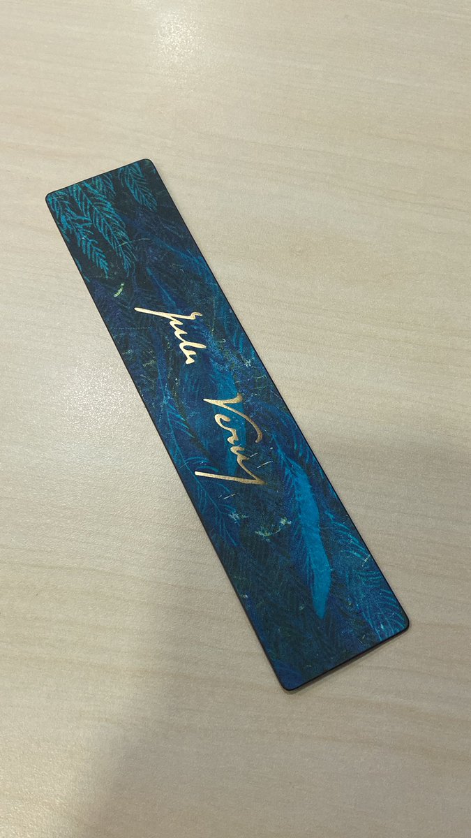 AbbyReads_1's tweet photo. This teal bookmark clashes with EVERY book and it’s discouraging. https://t.co/Ptb2BEofsM