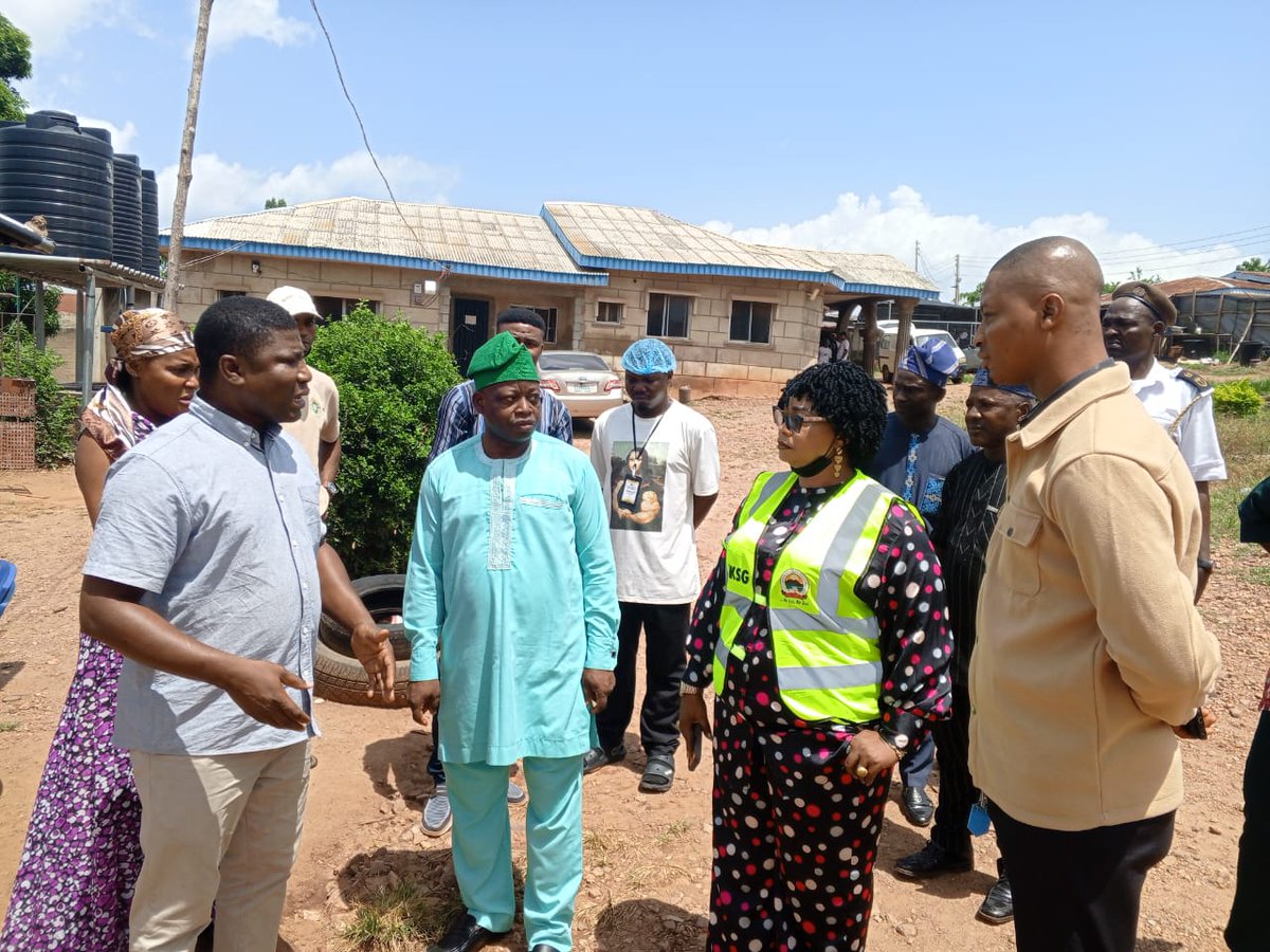 EnvironmentEKSG's tweet photo. EKITI ENVIRONMENT MINISTRY SEALS ONE EATERY, WARNS OTHERS OVER POOR SANITATION

The Ekiti State Ministry of Environment and Natural Resources has sealed one eatery in Ado-Ekiti and issued warnings to another during an enforcement exercise aimed at addressing environmental sanitation breaches linked to the persistent odour nuisance in parts of the state capital.

The Honourable Commissioner for Environment and Natural Resources, Tosin Aluko-Ajisafe, led the monitoring and enforcement team during inspections around Satellite Junction and other parts of Ado-Ekiti.

During the operation, Belloni Kitchen was sealed for violating environmental sanitation regulations.

The Commissioner disclosed that preliminary findings indicated that the facility allegedly stored waste in a septic tank and discharged it into nearby drainage channels at night, a practice said to contribute to environmental pollution and offensive odour in the area.

Another eatery, Amala Spot, was also issued a strong warning for unsanitary conditions, with the Ministry directing immediate compliance with environmental health standards to avoid further sanctions.

She cautioned business owners and residents against indiscriminate waste disposal and other practices capable of endangering public health, stressing that the government would not hesitate to enforce environmental laws strictly.

The Commissioner also visited a gas plant as part of the inspection tour and later proceeded to Oja Bisi Market, where she urged traders to maintain a clean environment and desist from displaying goods on walkways.

She further called on residents to report any suspicious environmental activities in their communities that could result in odour pollution or other public health risks.

According to her, the state government remains committed to sustained monitoring, enforcement, and environmental sanitation reforms aimed at restoring a cleaner and healthier environment across Ekiti State.

She also appealed to residents to allow the law to take its full course in cases where offenders are arrested, emphasizing the need for cooperation with enforcement agencies to ensure justice and effective environmental protection.
