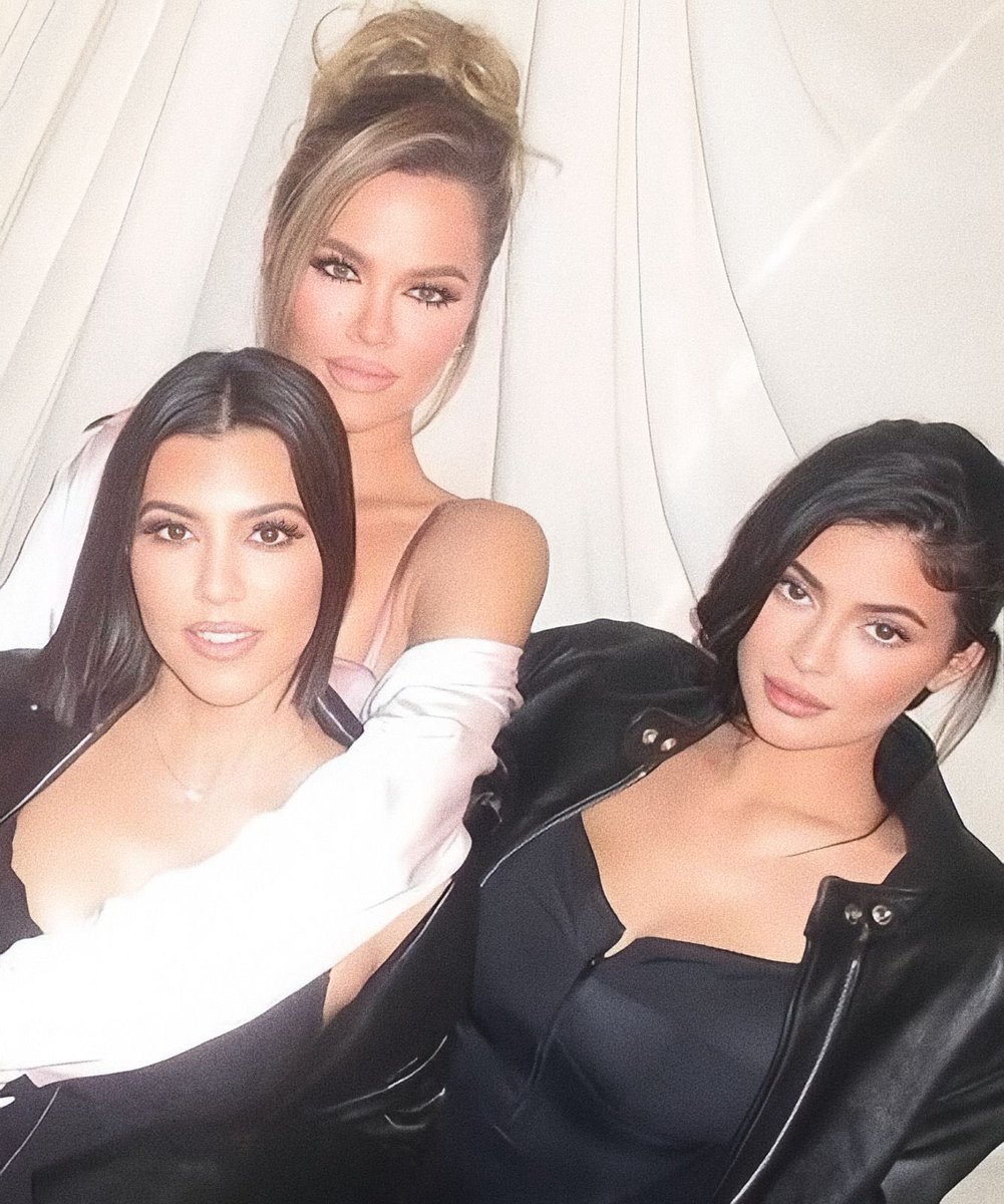 Access Kardashian tweet media