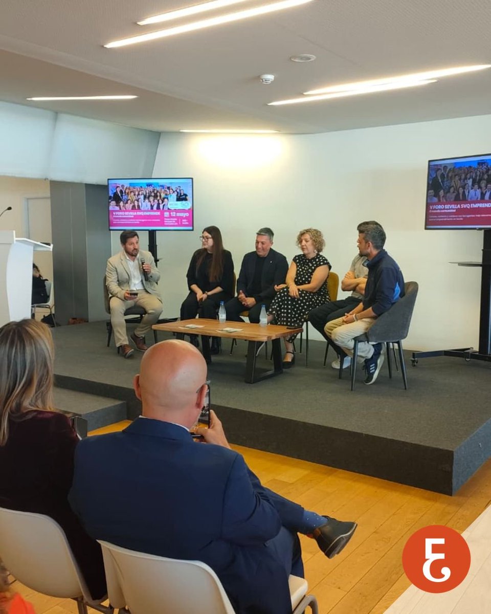 aemprende's tweet photo. 🗣️Foro Sevilla @SVQ_Emprende
✅Nuestro responsable de emprendedores, @fcousinou, ha moderado la mesa: La diversidad de los modelos de #empresas para #emprender.
👥Ha contado con la participación de: @qamarero @YouforgetM #Quesonamores #LaserON @lamonapastelera
#SVQEmprende https://t.co/a5c0wduS6I