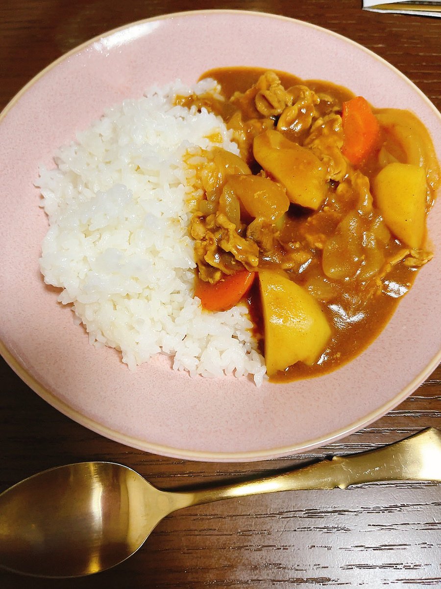 ExOr6g's tweet photo. 今日の晩御飯☆カレー🍛
#自炊
#晩御飯
#献立日記
#カレー
#料理好きな人と繋がりたい https://t.co/NfJnSedXAF