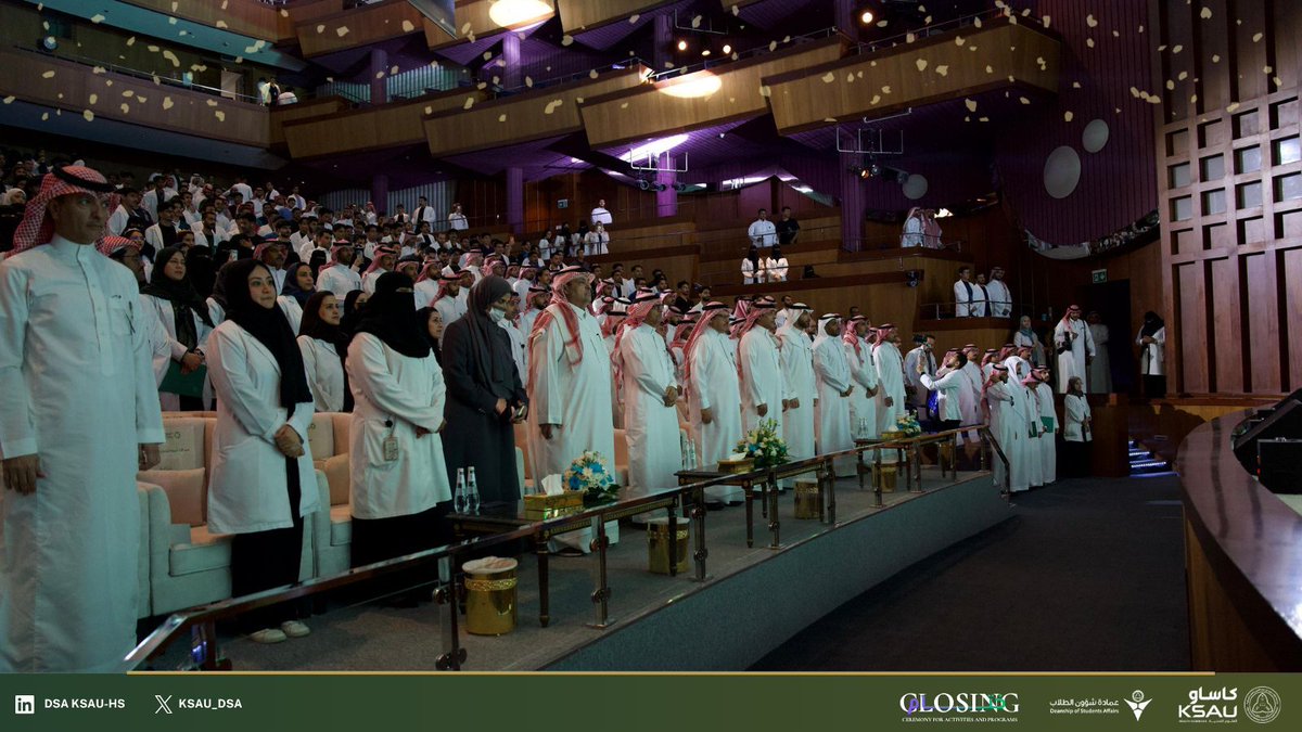 KSAU_DSA's tweet photo. بدأ حفلنا بالسلام الوطني 🇸🇦

لنستحضر معاني الانتماء والفخر، ونجدّد الولاء لوطنٍ المجد والعطاء، لحظاتٌ يعلو فيها صوت الوطن في القلوب قبل المكان، وتبدأ معها أمسيةٌ تحتفي بالإنجاز، وتروي قصة طموحٍ يصنع المستقبل. https://t.co/GjJIAyfgvY