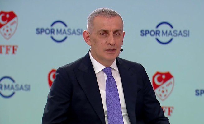 ajansfenercom's tweet photo. İbrahim Hacıosmanoğlu: “Hakemlik olarak Avrupa'nın 5 büyük liginden daha iyiyiz. Oralardaki hatalar burada olsa yer yerinden oynar.” https://t.co/PGhJORT6NN