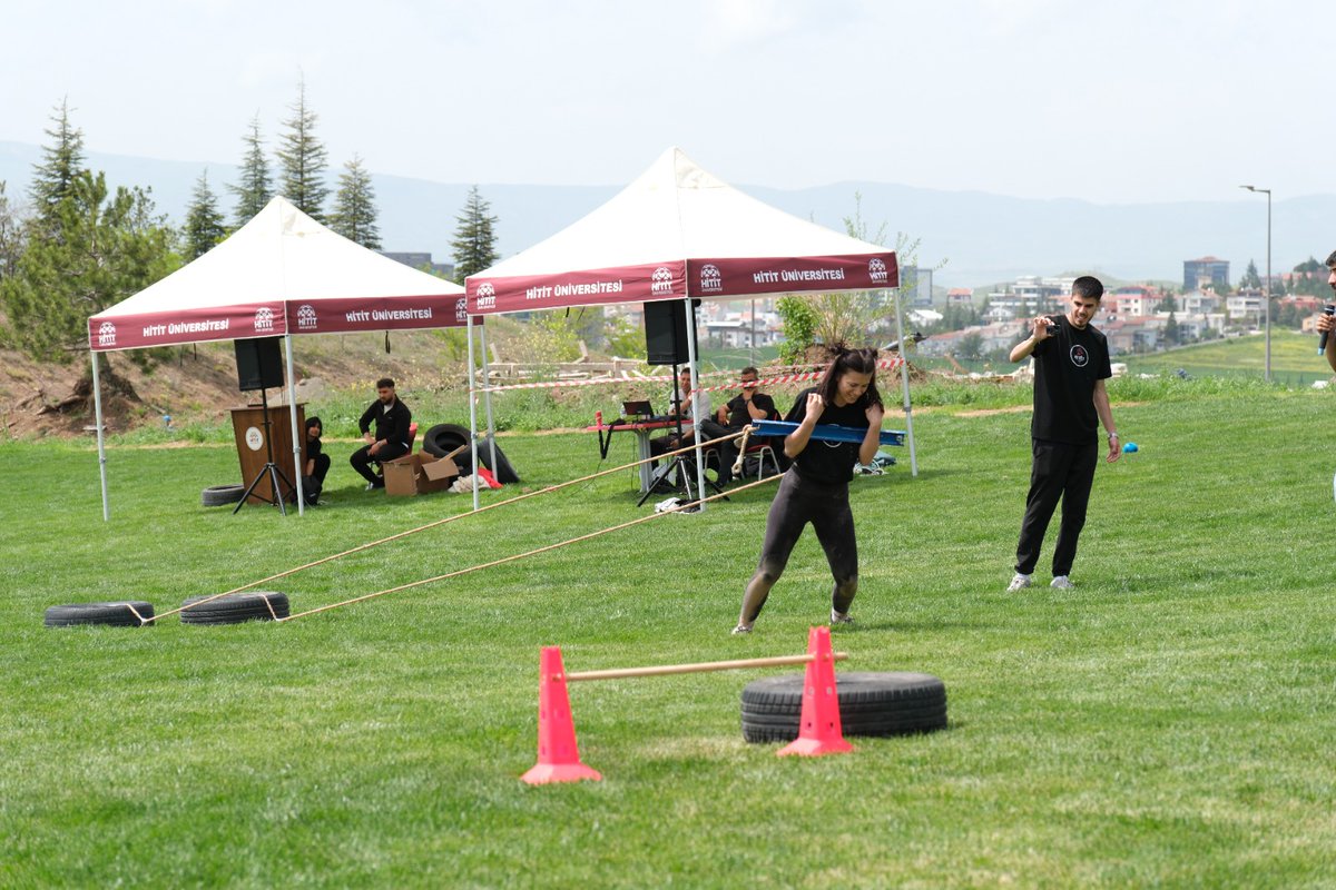 HituKurumsal's tweet photo. Rekvivor’da tempo yükseldi. Mücadele tüm hızıyla devam ediyor.

Daha zorlu etaplar, daha büyük heyecan, bolca adrenalin! 🏃‍♂️🏃‍♀️

#HititÜniversitesi @ProfAliOzturk https://t.co/nYM3WEubWN