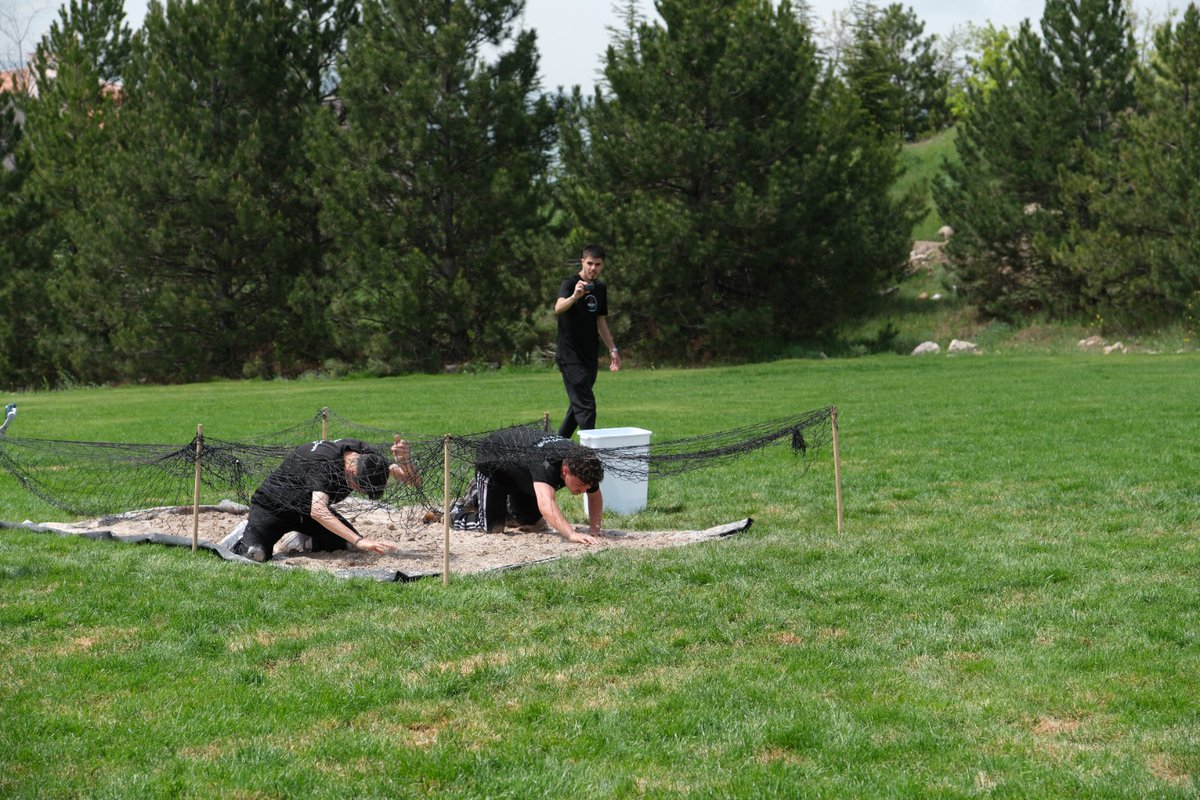 HituKurumsal's tweet photo. Rekvivor’da tempo yükseldi. Mücadele tüm hızıyla devam ediyor.

Daha zorlu etaplar, daha büyük heyecan, bolca adrenalin! 🏃‍♂️🏃‍♀️

#HititÜniversitesi @ProfAliOzturk https://t.co/nYM3WEubWN