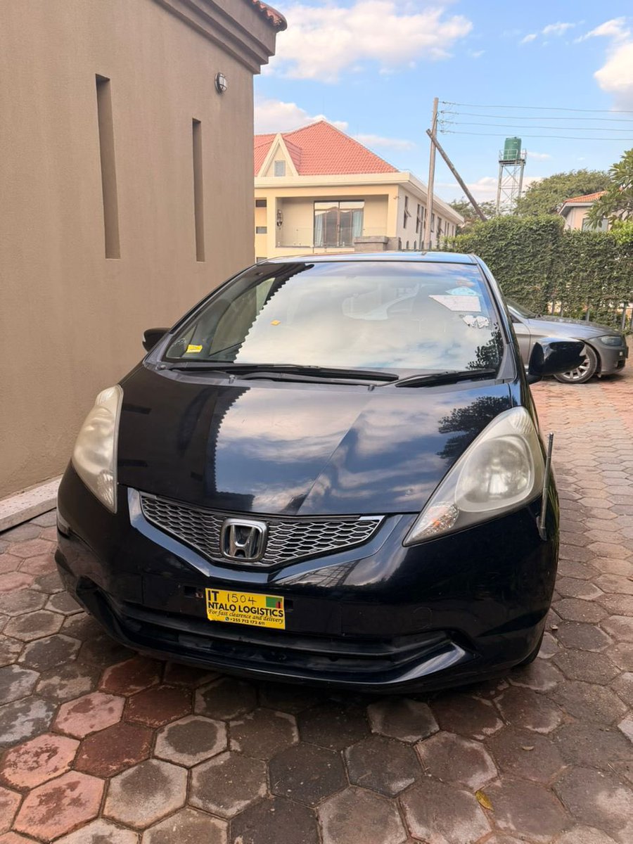 kapbanda's tweet photo. Honda fit going for k115,000. It just arrived a few days ago hit me up if interested 0975226047 https://t.co/3ZZjWKZaKT