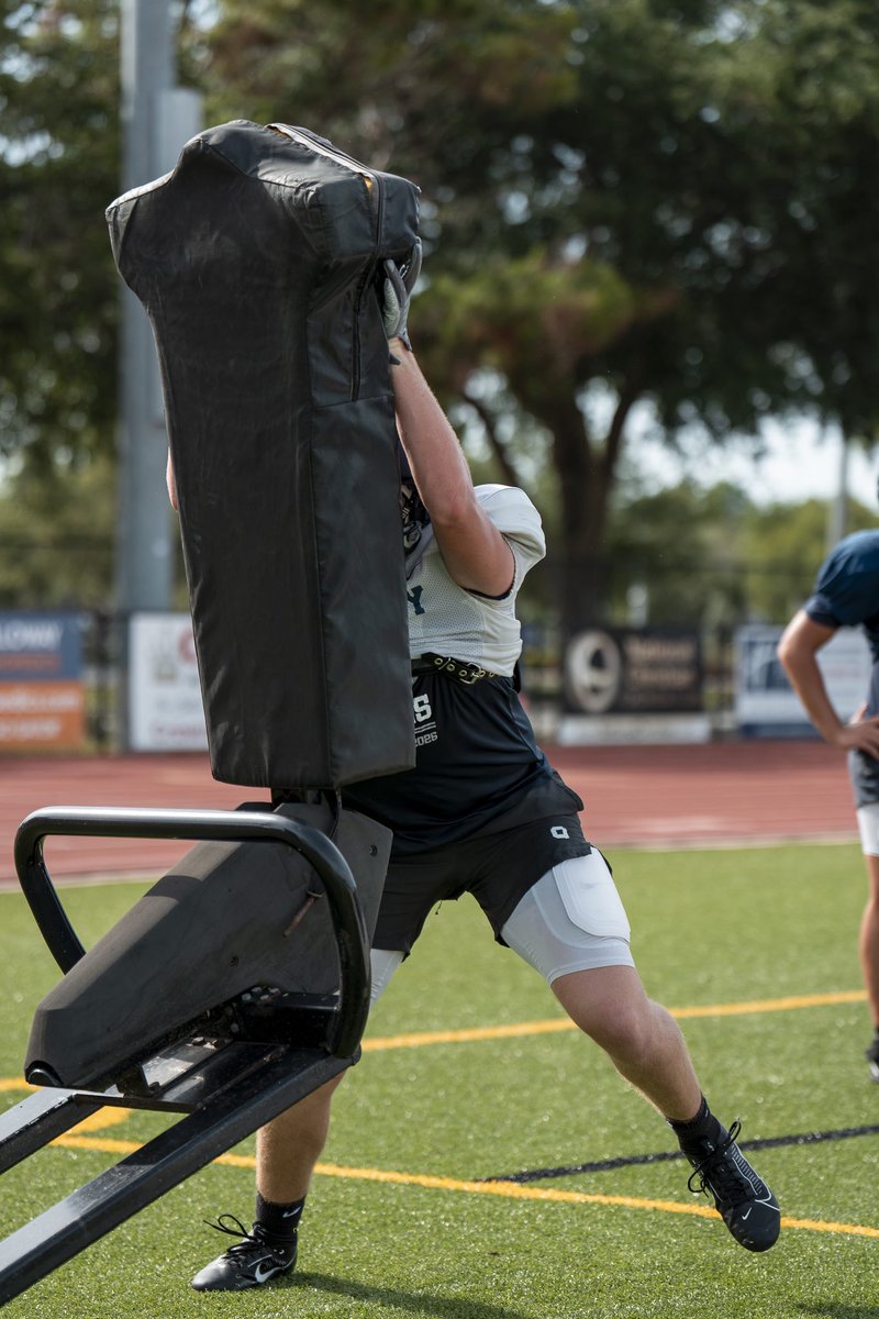 Coach_Ronacher's tweet photo. SPRING GAME WEEK - LEAD THE WAY‼️
Thank you Lord!

#BIGMenLead ⚔️ #GRIT 
📸 @MiJoTeam https://t.co/Mf6ml0Zb83