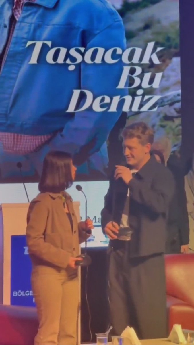 FootballVi69271's tweet photo. çok güzel😍
#erzey #ErdemŞanlı #ZeynepAtılgan https://t.co/N4oRRUlTNn