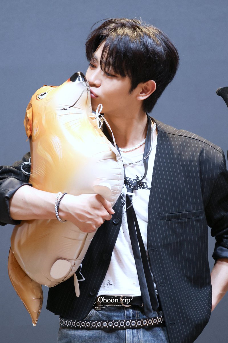 J0hoon.zip tweet media