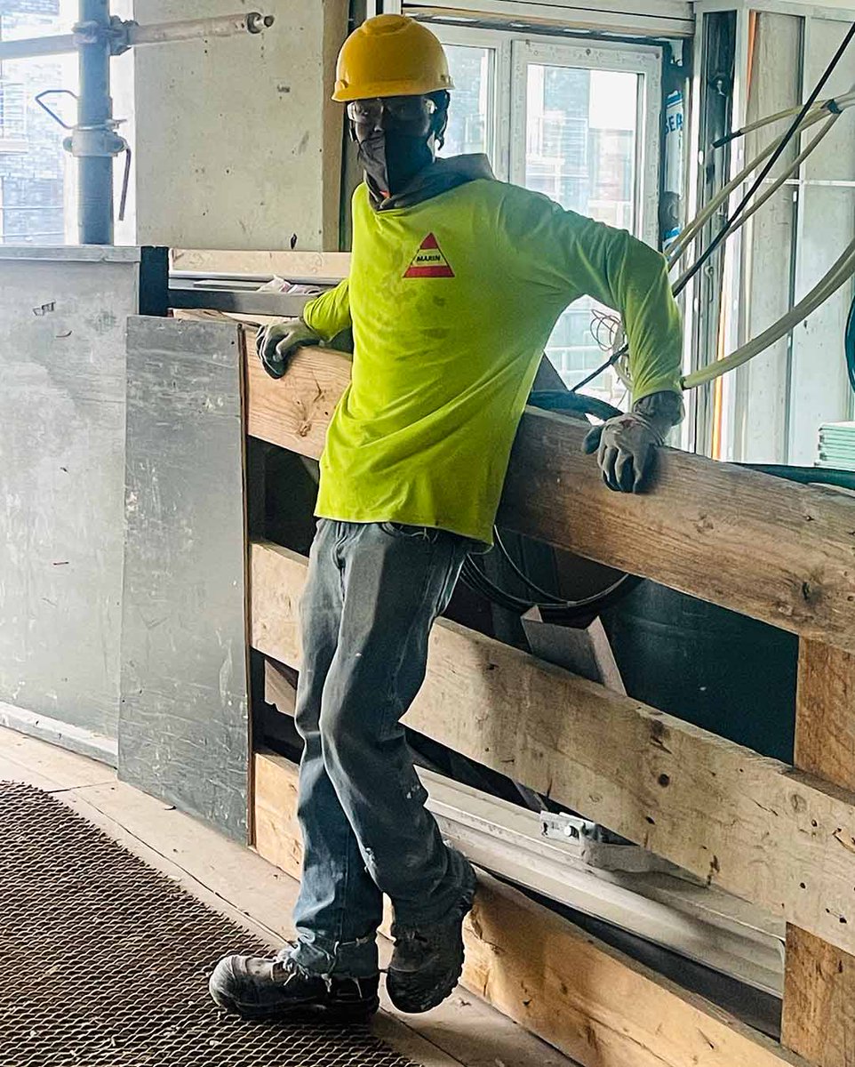 stnicksalliance's tweet photo. Djibril's 5 Steps to a Better Life:
1. Dream of a better future
2. Immigrate from West Africa to NYC
3. Enroll in St. Nicks Alliance's Train &amp; Earn Construction training
4. Secure full-time employment as a general laborer, with a starting wage of $20 per hour https://t.co/SdrYjVPHwb
