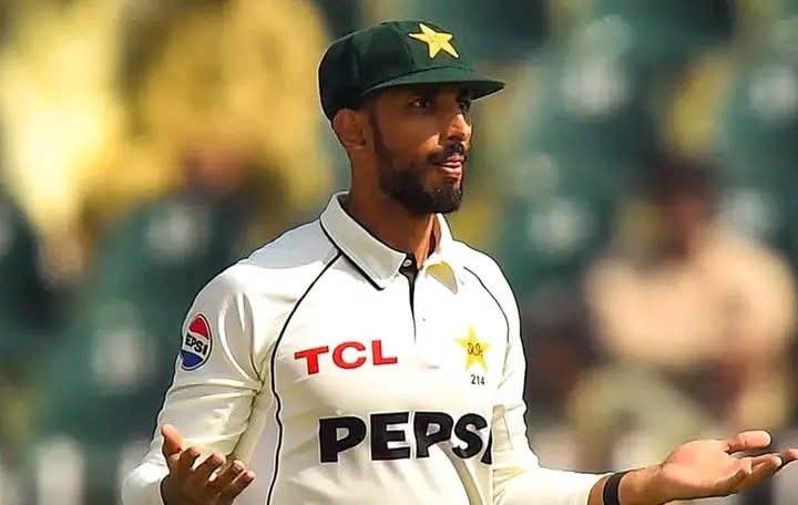 Reserved_Person's tweet photo. Don't have 140 plus bowler.
Don't have good enough pace attack.
Spinners only get wicket if they get sheer turning wickets.
Batters can't even survive in 4th innings.
Tail is the worst ever tail in world.
Don't have brave captain who takes bold calls. 
Can't take 20 wickets. https://t.co/Bw4Qiose6H