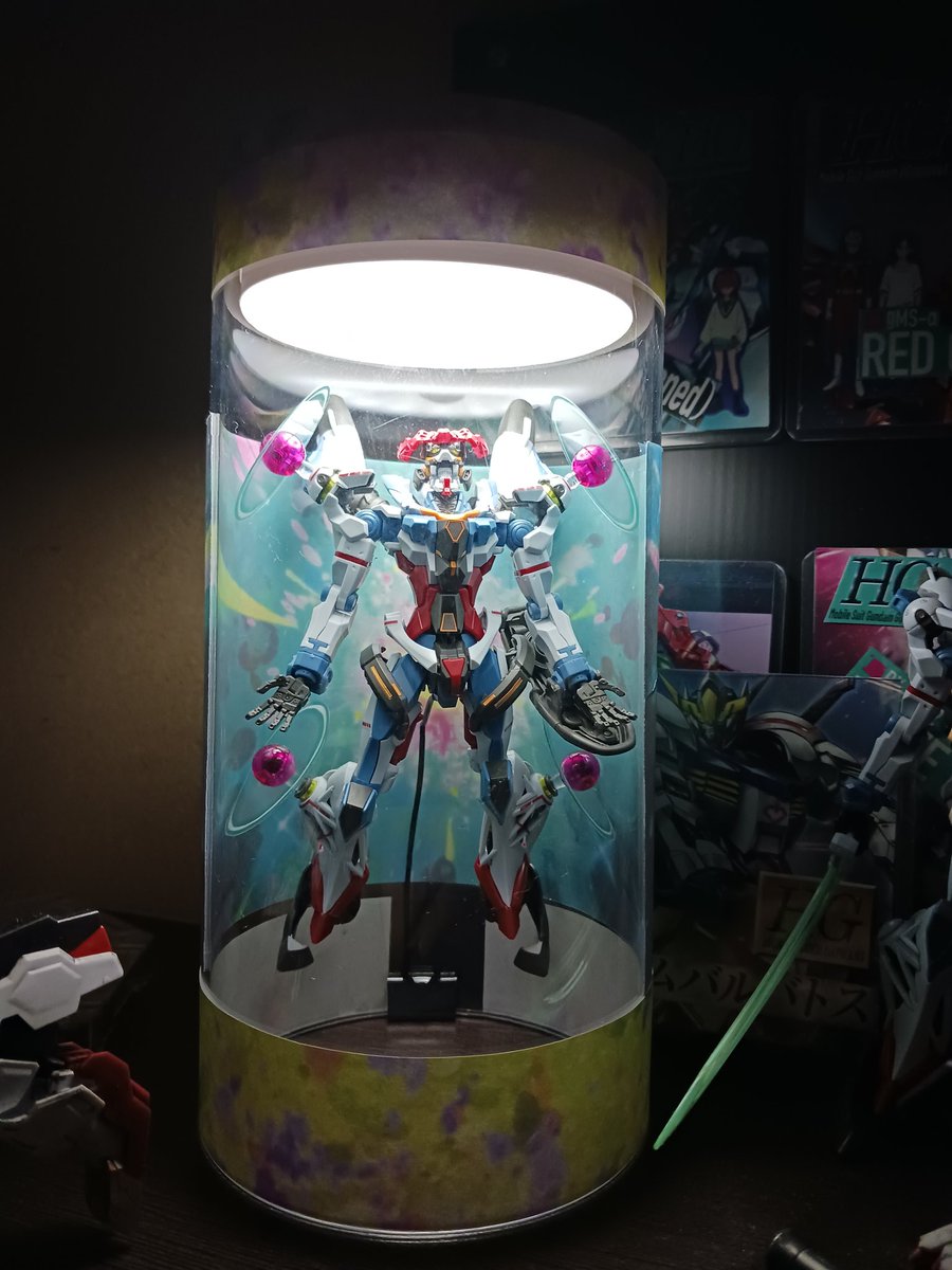 jouro3brog's tweet photo. ちょっと台の上をスッキリさせたくてエンデミを収納してみました。100均商品の組み合わせとしてはまずますではないでしょうか。
＃ガンプラ好きと繋がりたい　＃GQuuuuuX https://t.co/SqOfEQpkfS