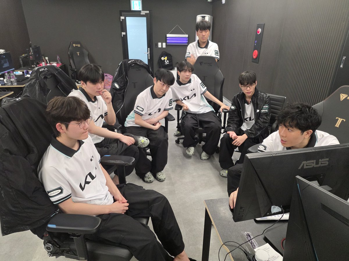 Joon Lee tweet media