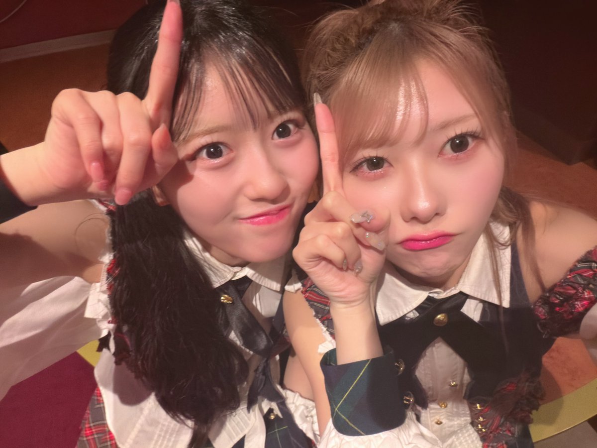 erii_20031027's tweet photo. RESET 公演
ありがとうございました！💚

2回目！！
前回より余裕もってできた気がする！✊🏻
楽しすぎた！！🫶🏻

今日はみんなでアイカツの髪型しました！！
誰が誰か当てられるかな、、？🤔 https://t.co/hZSg9KlnEi