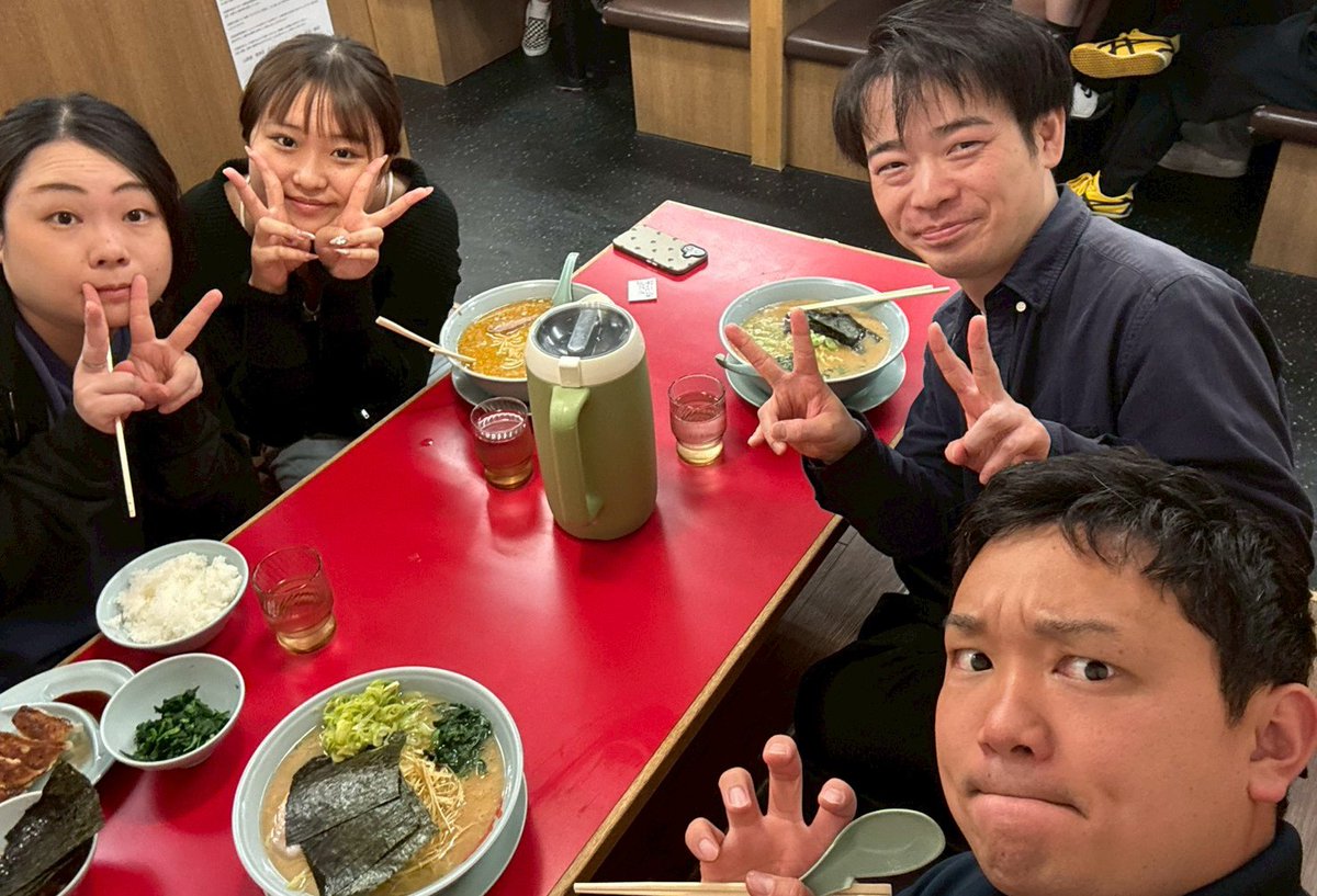 stageactor0702's tweet photo. けんちゃんです！
10日のナツヤスミ稽古終了後に、ご飯食べに行きました〜✨

久しぶりの稽古で疲れもありましたが、楽しい食事会でした！
定期的に行けるメンバーで集まるのも良いですね😊

9月に予定している公演に向けて、みんなで力を合わせて頑張りましょう！ https://t.co/kkrTTRqZJo