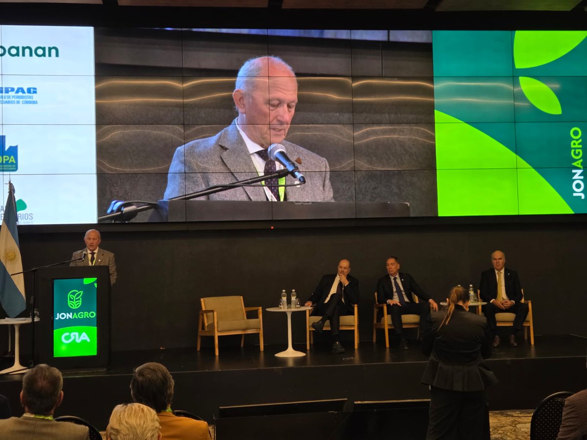 CABC_1905's tweet photo. Inicio con por parte del presidente de @CRAprensa   Carlos Castagnani, y la presencia del Secretario de Agricultura Sergio Iraeta, Ministros Diego Santilli y Federico Sturzenegger https://t.co/P8aco9ygi1