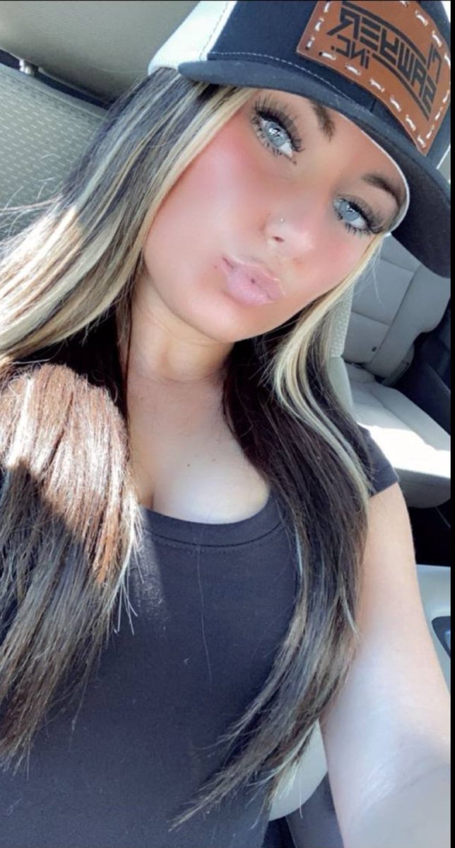 leah tweet media