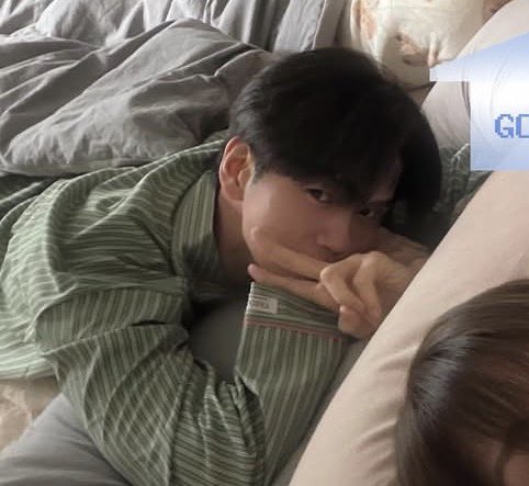 옹 tweet media