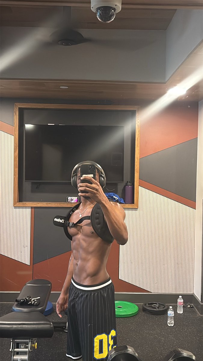 iamvon_'s tweet photo. 💪🏿 https://t.co/uL5ysKULk6
