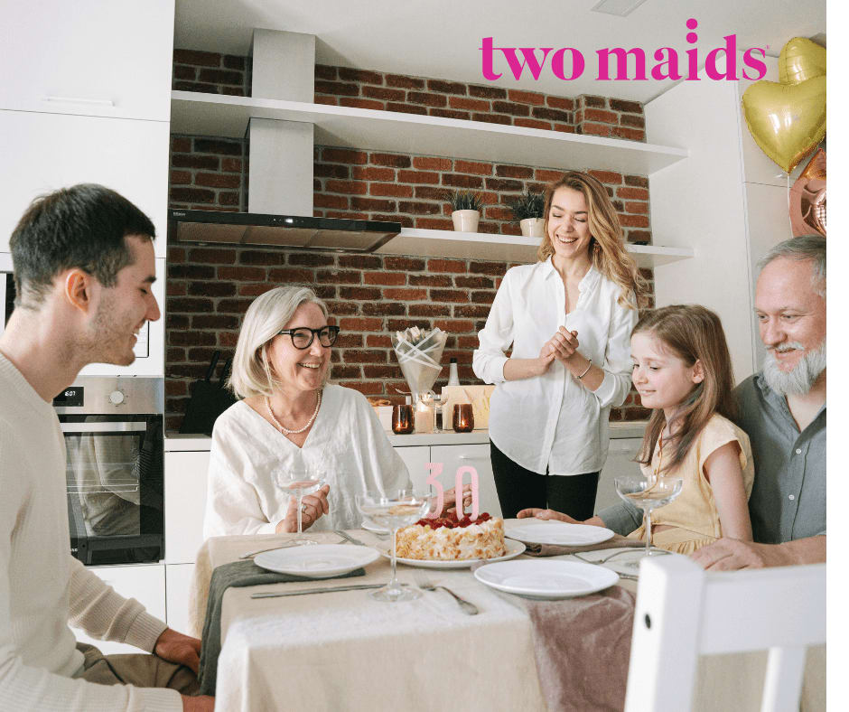 Two Maids tweet media