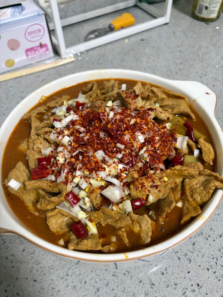 wonderthus's tweet photo. 哥们真是很会做饭 https://t.co/1v5uEx1tCD