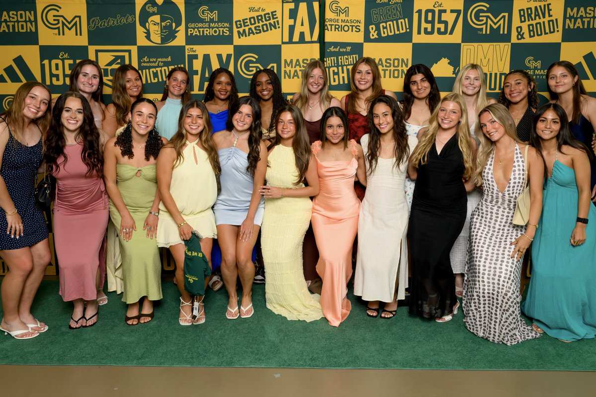 MasonWSOC's tweet photo. Celebrated an incredible year with the squad at Green &amp; Gold! 🔰

🏆 Women’s Team - Best Duo: Carly Passaro &amp; Tessa Niedzwiedzki
🏆 Women’s Team - NIL Excellence Award: Madyson Taylor https://t.co/GnjG1rcAnj