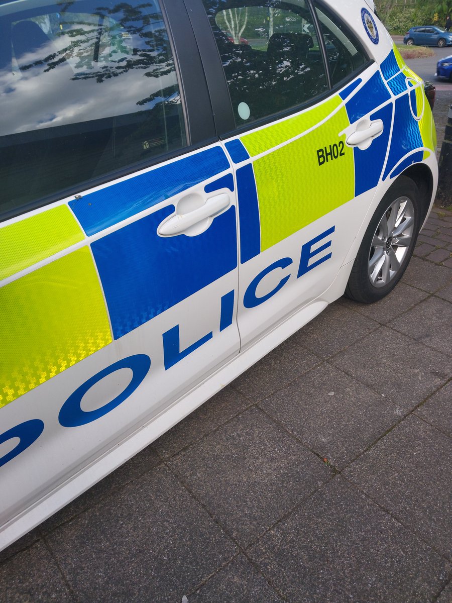 WeoleyWMP's tweet photo. PCSOs have been out on patrol today, gathering CCTV and supporting on ongoing enquiries. Strong visibilty and solid teamwork. https://t.co/B9cJA6gitc