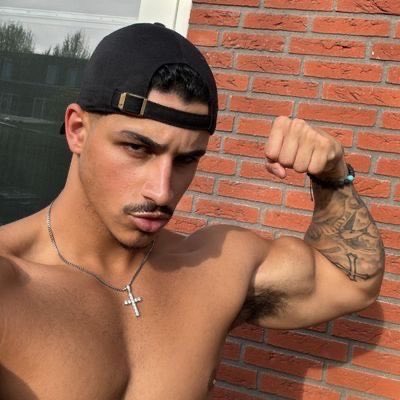 𝐃 . tweet media