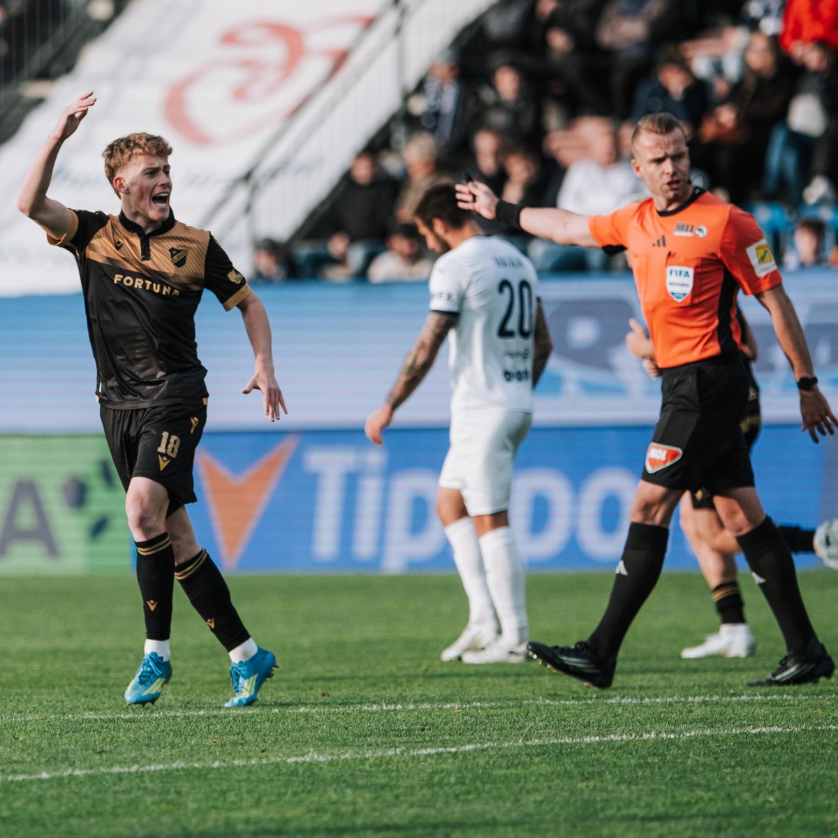 fcbanikostrava's tweet photo. 📸 #fcsfcb https://t.co/mClCbttagr