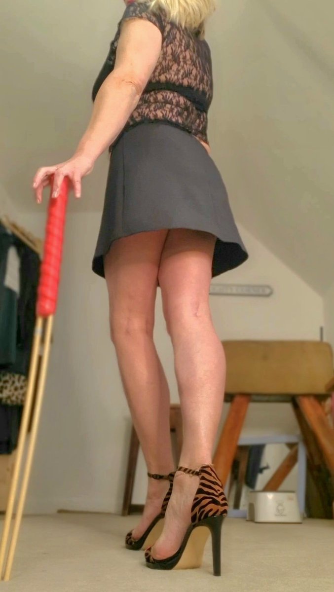 MissyDiscipline's tweet photo. Busy day today keeping my legs trim with a 50 lenght swim and 🙂
Double cane from @QUALITY_C0NTR0L https://t.co/3mUumkxAP6