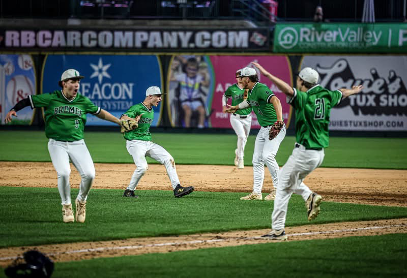 BremenSports's tweet photo. News: Bremen will be at Four Winds Field this Friday! https://t.co/zHMW2lx4fx https://t.co/VtdhZh9fTO