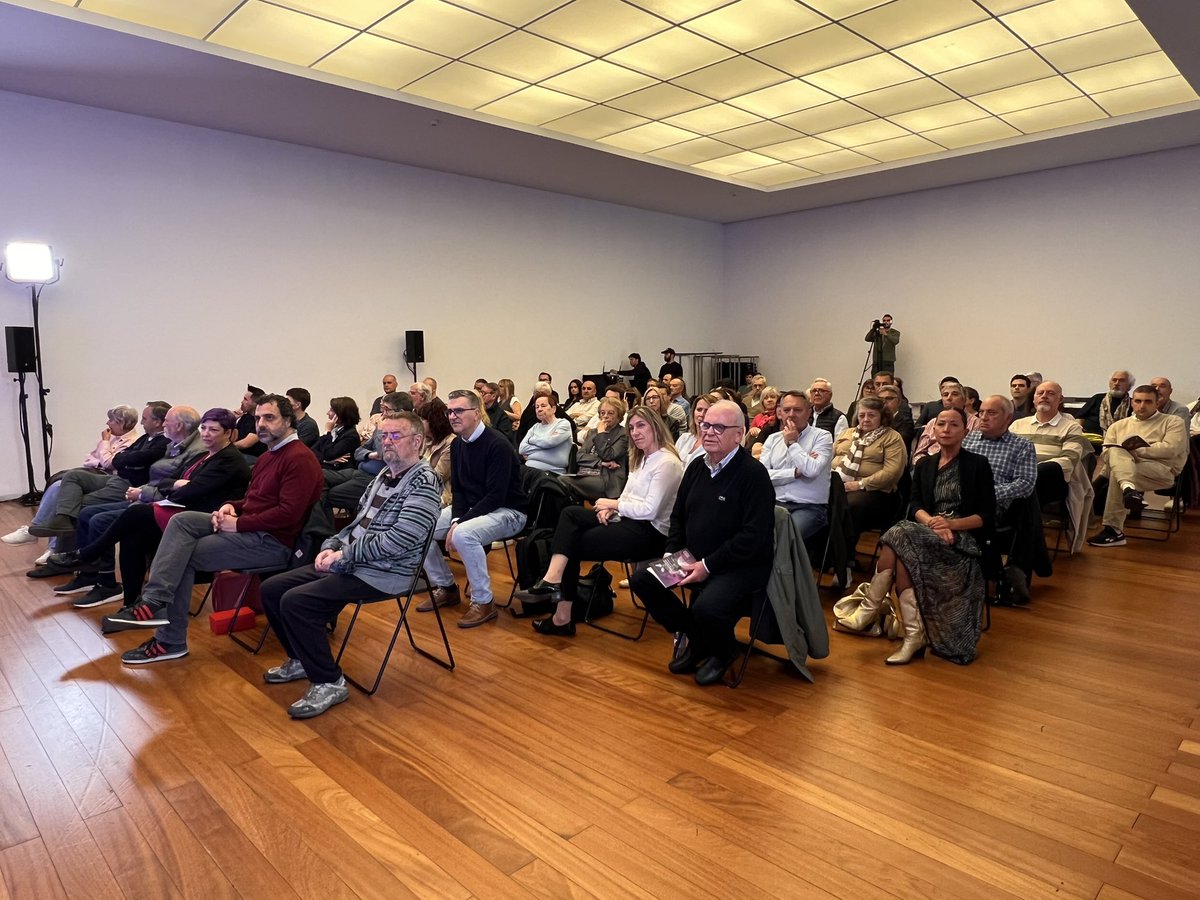 PSEBizkaia's tweet photo. ✔️ @MikelTorresEJGV “Lentxu fue una luchadora incansable por la #igualdad. Se abrió paso en la vida pública, y desde su valentía, siempre defendió el #feminismo y la #justiciasocial”

#LaPolíticaÚtil

@socialistavasco 
@EGardiazabal 
@funramonrubial https://t.co/JoIhHlqMnM