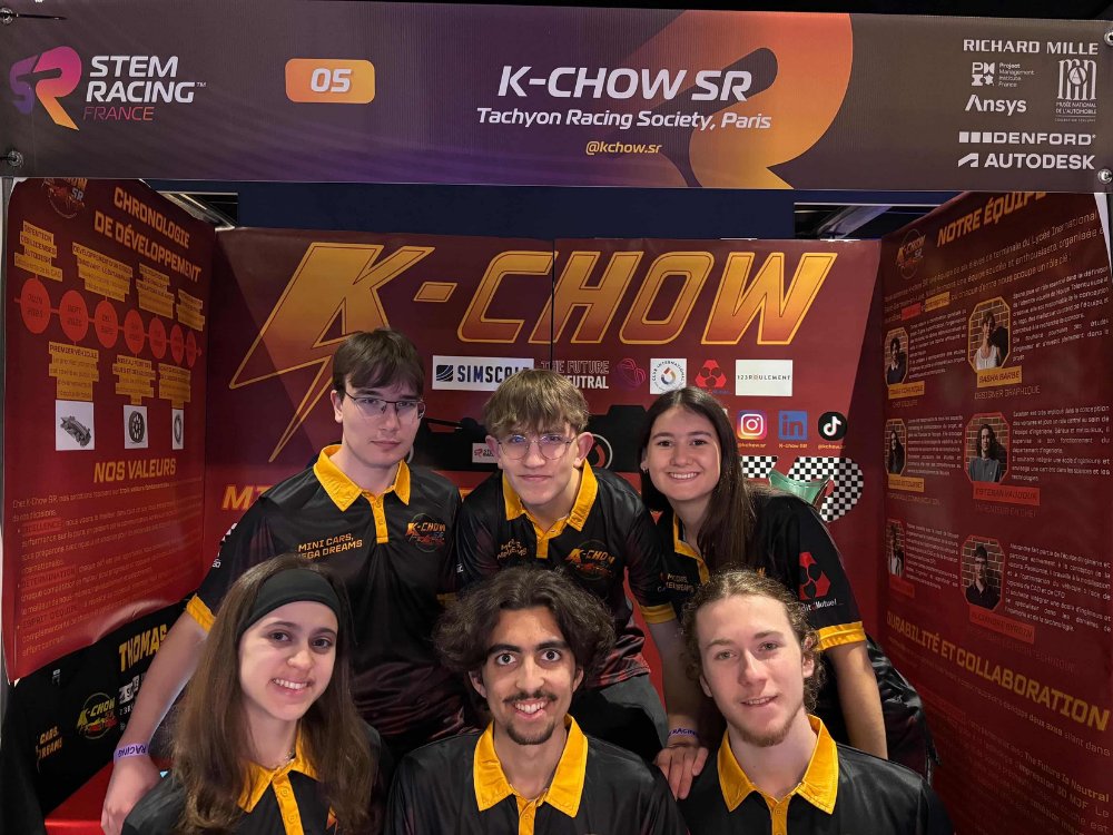 ApaseliLyceeSGL's tweet photo. Los alumnos de Terminal Esteban Vaudour, Tomas Echenique y Thomas Roger de la Sección Española participaron en las nacionales de  @stemracingfranceSTEM  el 25-26 de abril en Mulhouse. Felicidades chicos y gracias a los patrocinadores y a las personas que los apoyaron! https://t.co/v8TF2ZqUmt