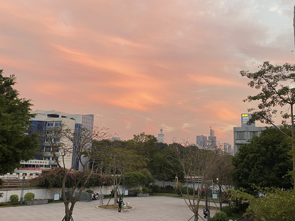 LIEW75250's tweet photo. the sunset https://t.co/WLn29VAocE
