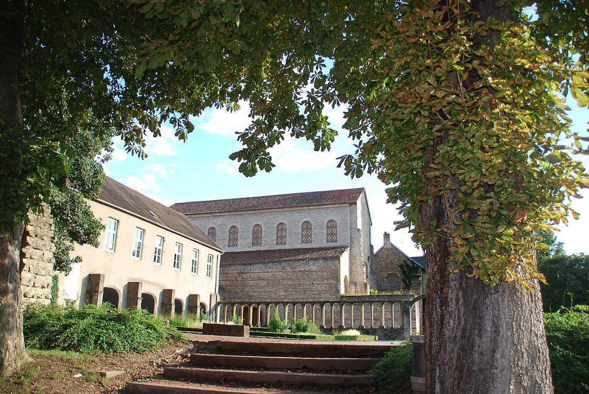 FraCathAes's tweet photo. Basilica of Saint-Pierre-aux-Nonnains
7th-16th century. One of the oldest churches in Europe having originally been a thermal bath built in the 300s and was converted into a chapel for a Benedictine nunnery in the 7th century. The Chancel is held at the Musée de La Cour d'Or https://t.co/1ega8C0jad