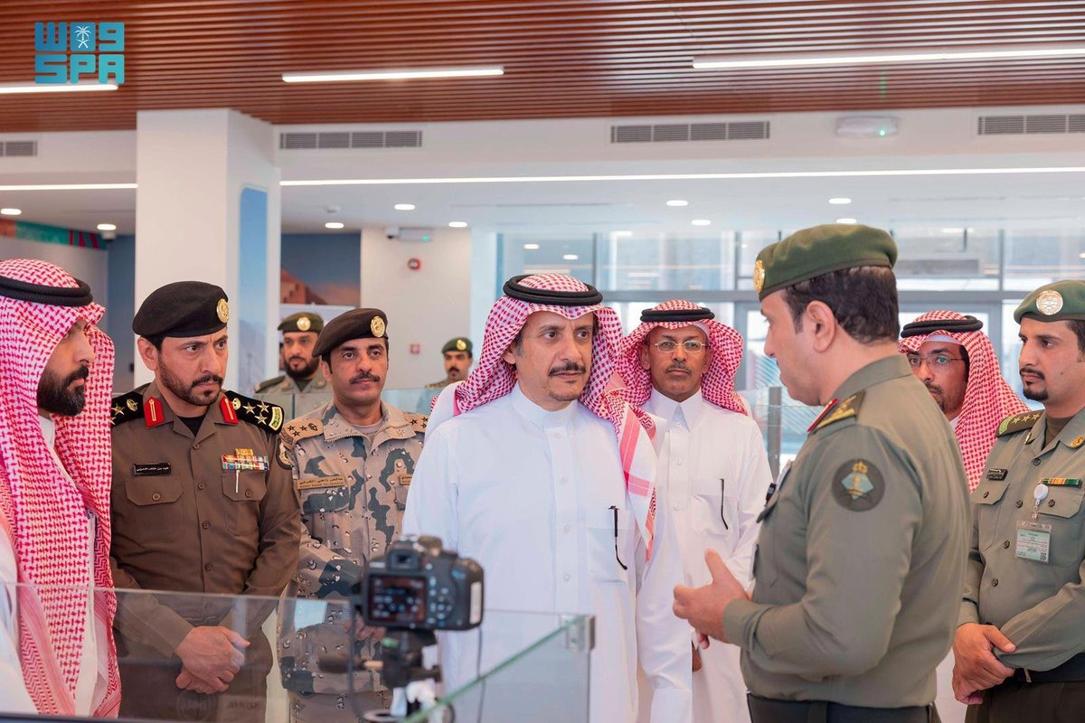 SPAregions's tweet photo. محافظ حفر الباطن يتفقد مدينة الحجاج بمنفذ الرقعي.
https://t.co/Nq9quIXvid
#حياكم_الله | #واس_حج47 https://t.co/FZnAwVdDYH