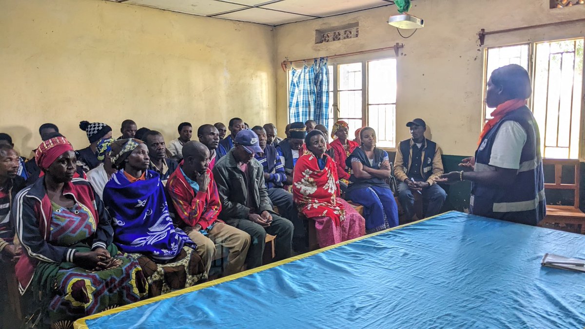 Manyagiro_G's tweet photo. None kuwa12Gicurasi2026,Manyagiro habereye inama y’inshuti z’umunyamuryango yibanze ku nshingano,gukemura ibibazo by’imiryango no gutangira amakuru ku gihe.Yayobowe na ES Kalisa Claudien ari kumwe na #GGO.Hibanzwe ku gukomeza ubufatanye no kurengera imibereho myiza y’abaturage https://t.co/kgbN83pQ5U