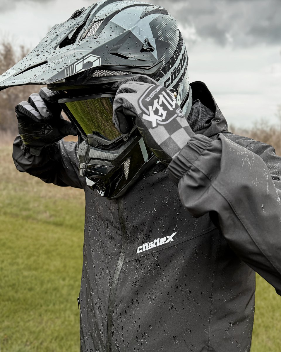 CastleXGear's tweet photo. Be ready for anything with the #CastleX Back 40 Packable All-Condition Jacket - Wind and rain's ultimate defense ☠️🌧️🏁 Perfect for those soggy UTV rides or windy days on the water // Score your new favorite year-round jacket at https://t.co/q3aihCfSe5 ⚡
#CastleXGear #WearTheBest #Back40Jacket