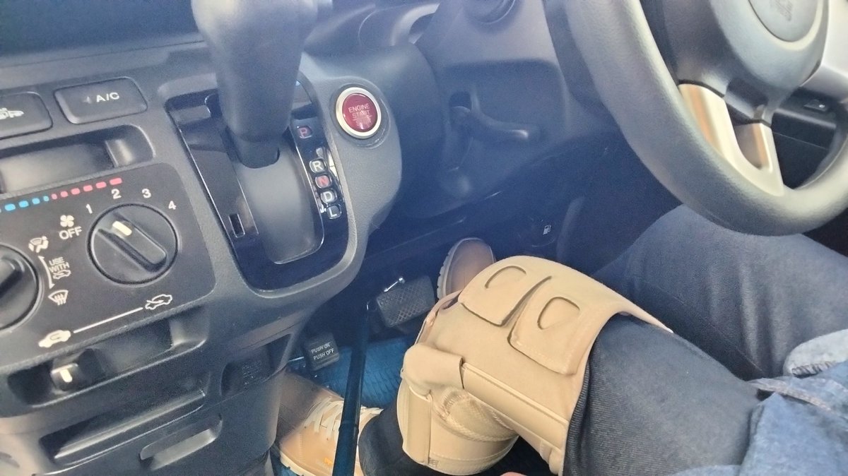 dora_reha's tweet photo. 🚙運転がOK≠どこに行ってもOK🚗

膝の手術後で1年ぶりに運転する
70歳代の主婦👵

スーパーには拘りがあり
「野菜は〇〇で買って」
「お肉は〇〇で買って」
「洗剤は〇〇で買いたい」

…と、それぞれ違うスーパーでの
買い物を希望🛒

運転だけではなく
行き先での動作の負荷も
考慮しましょう！！ https://t.co/me0kAaORpC