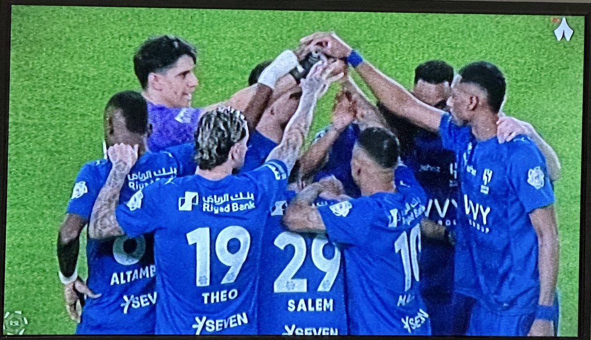 f_4_d's tweet photo. #الهلال
#النصر
ديربي الموسم💙💛🇸🇦 https://t.co/ExWTHoSWZ7