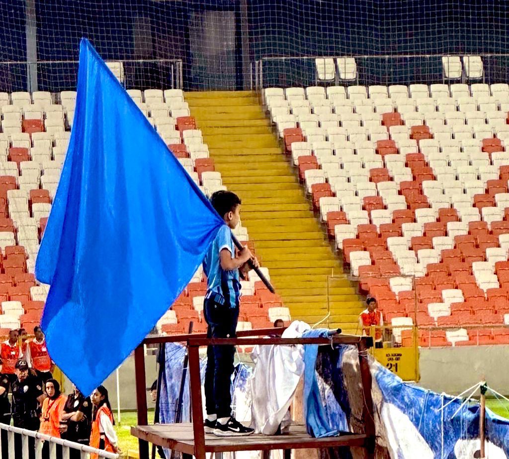 nocontextads_'s tweet photo. Hashtag gündeme girdi. #ValiYavuzDestekBekliyoruz

Bir nesil bu yolda hüzünle kederle büyüdü sayın valim. Sizden bir nesile umut olmanızı bekliyoruz.  @valiyavuz https://t.co/QpQy1AIEix